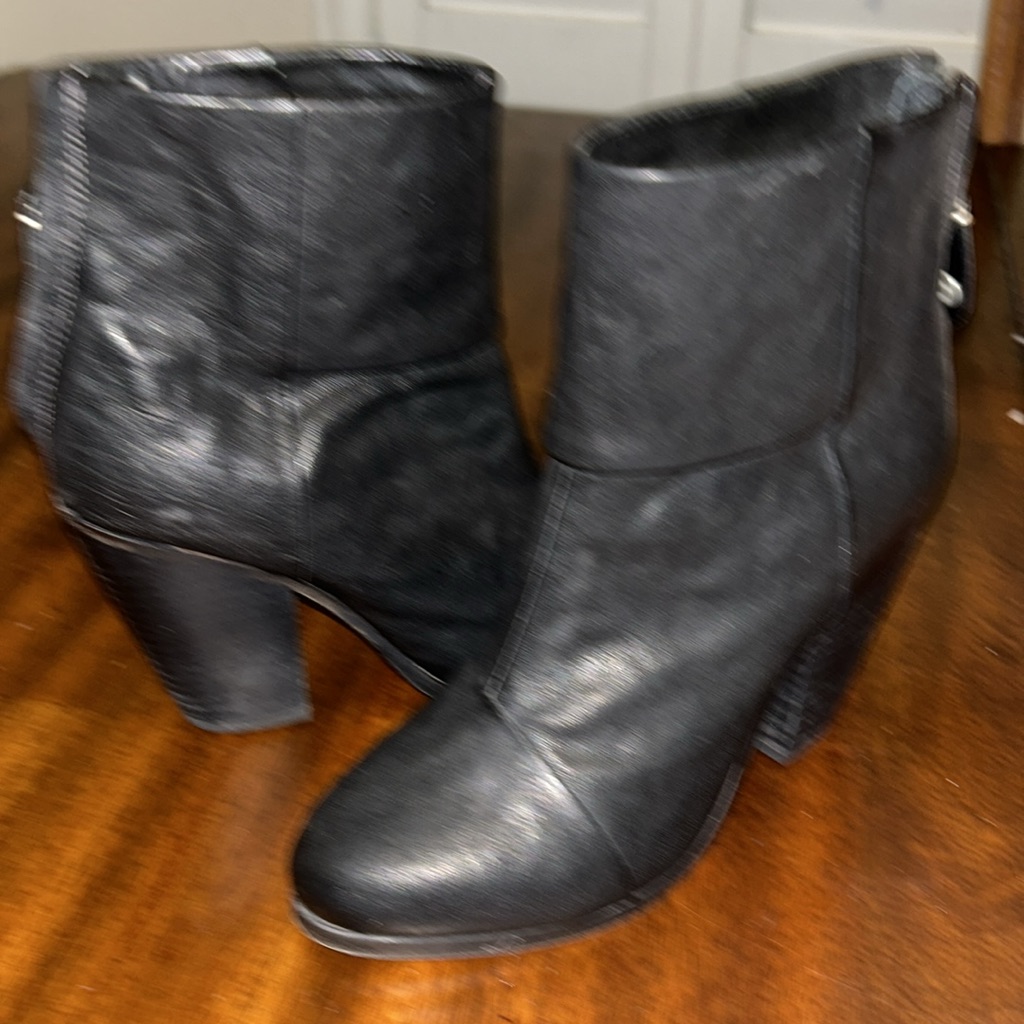 Rag & Bone New York Bury Black Leather Ankle Boots..